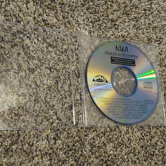 N.W.A. "Straight Outta Compton" CD (Missing Cover) - Picture 3 of 3